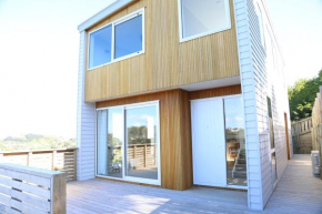 Skyline Vista - Entirely New House with Luxe Views, Espresso, Netflix & Free Parking